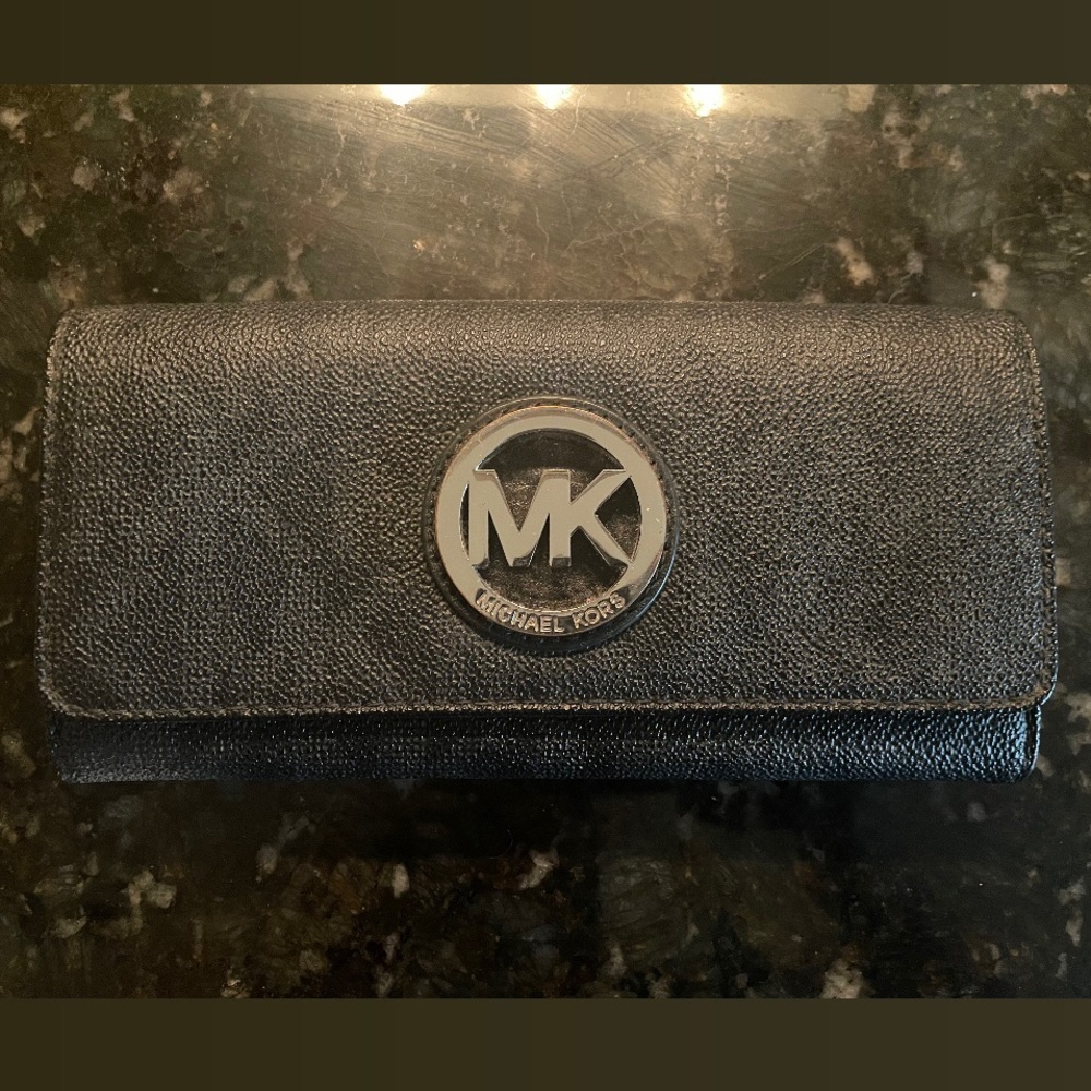 VGUC Black Michael Kors Wallet - Picture 2 of 9